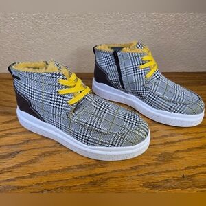 NIB Romika Helsinki High-Top Sneakers with Plaid Pattern (39EU/8-8.5US)